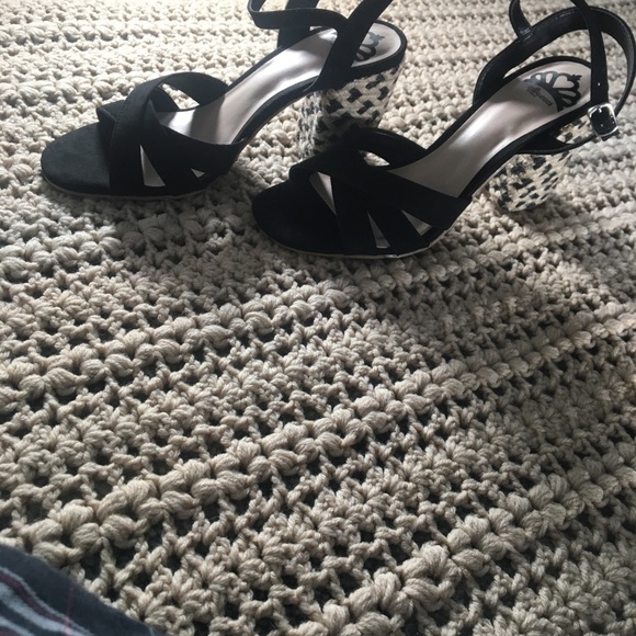 Fergalicious heels by Fergie open toe 3 1/2 “ heel - Picture 3 of 12